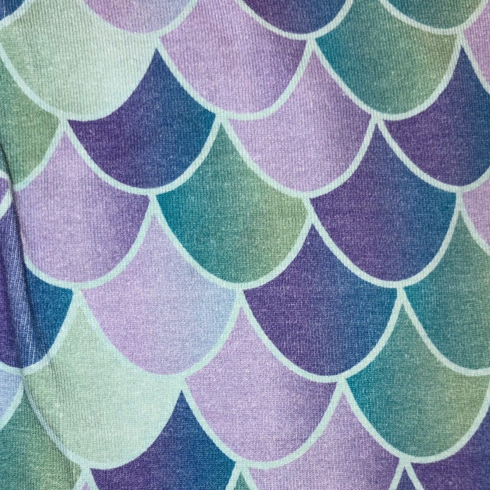 Hanna Andersson Kids Pajama Set - Purple and Blue Scales - Picture 8 of 12